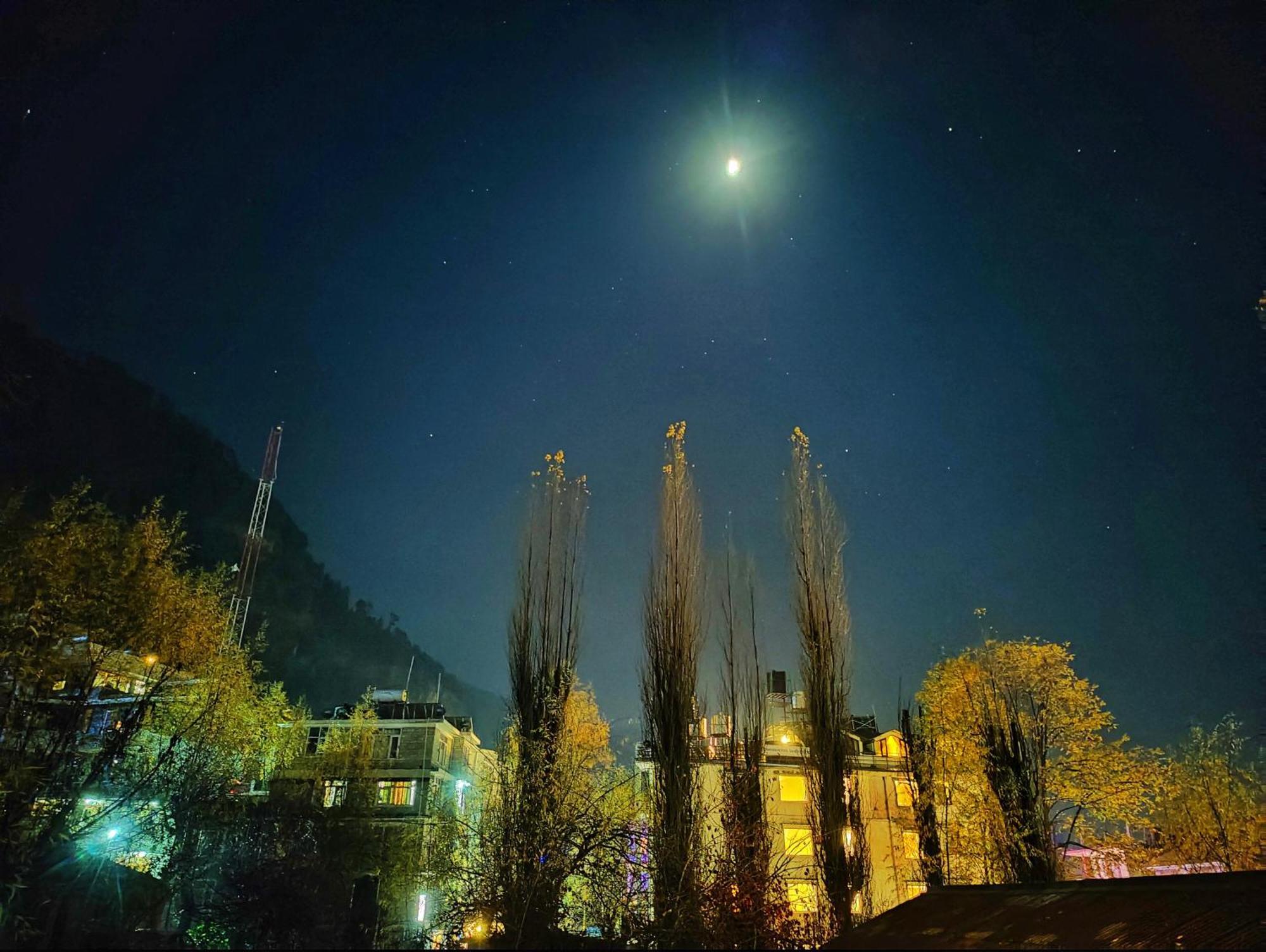 Surya International Hotel Manali Near Mall Road Exterior photo