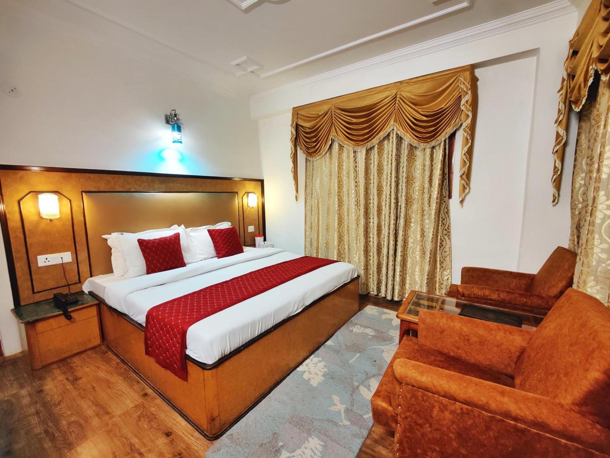 Surya International Hotel Manali Near Mall Road Exterior photo