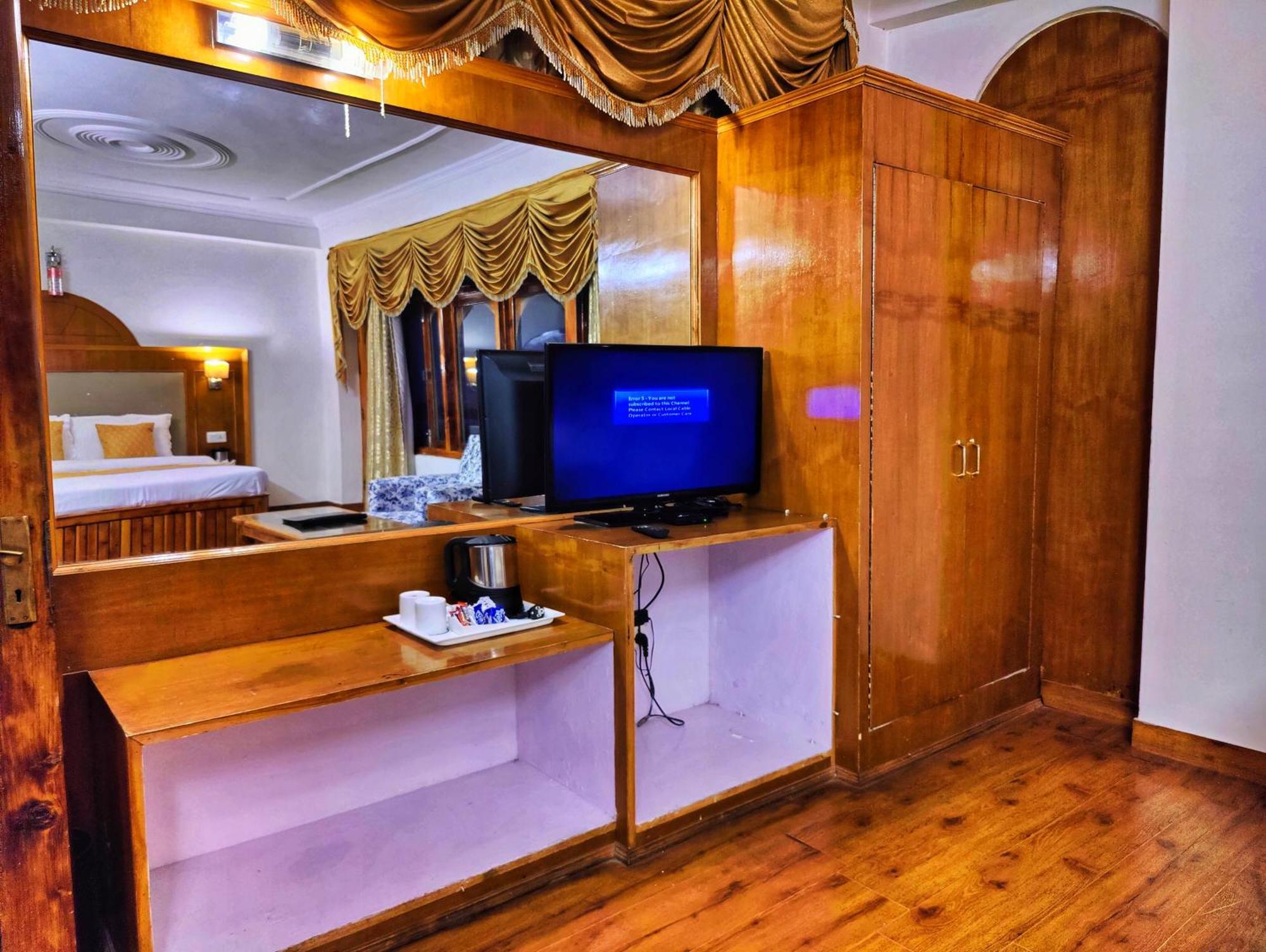 Surya International Hotel Manali Near Mall Road Exterior photo
