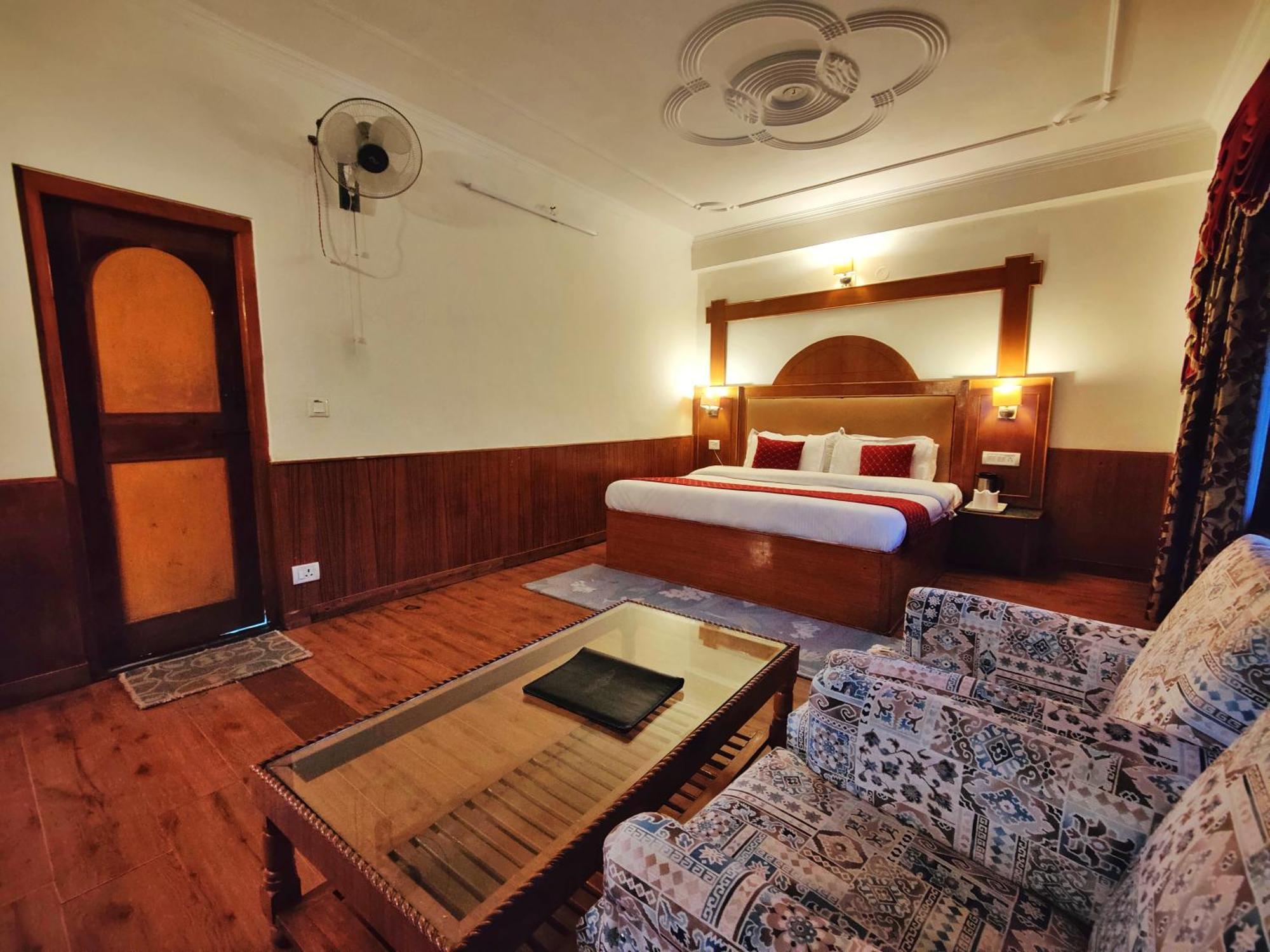 Surya International Hotel Manali Near Mall Road Exterior photo