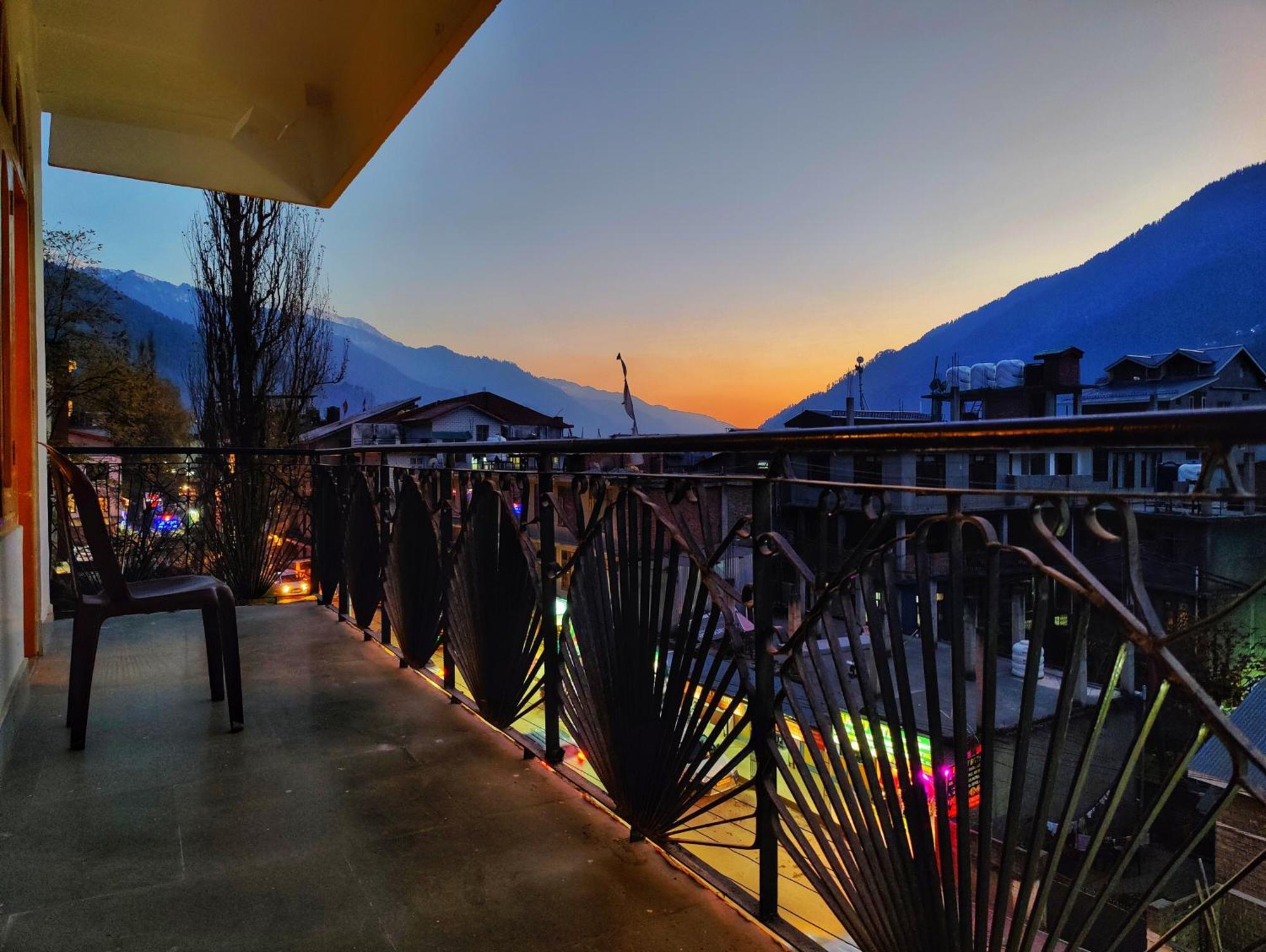 Surya International Hotel Manali Near Mall Road Exterior photo