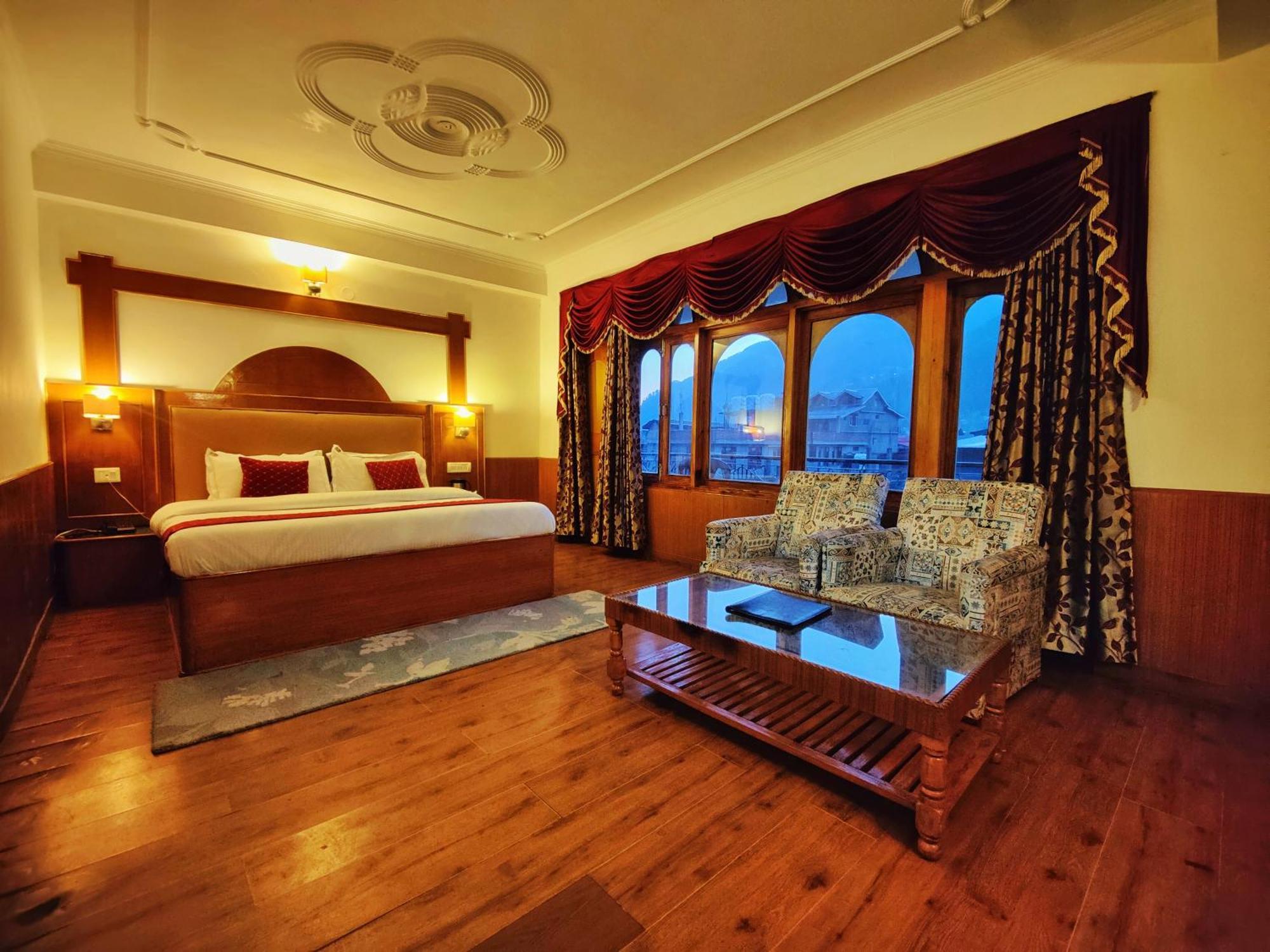 Surya International Hotel Manali Near Mall Road Exterior photo