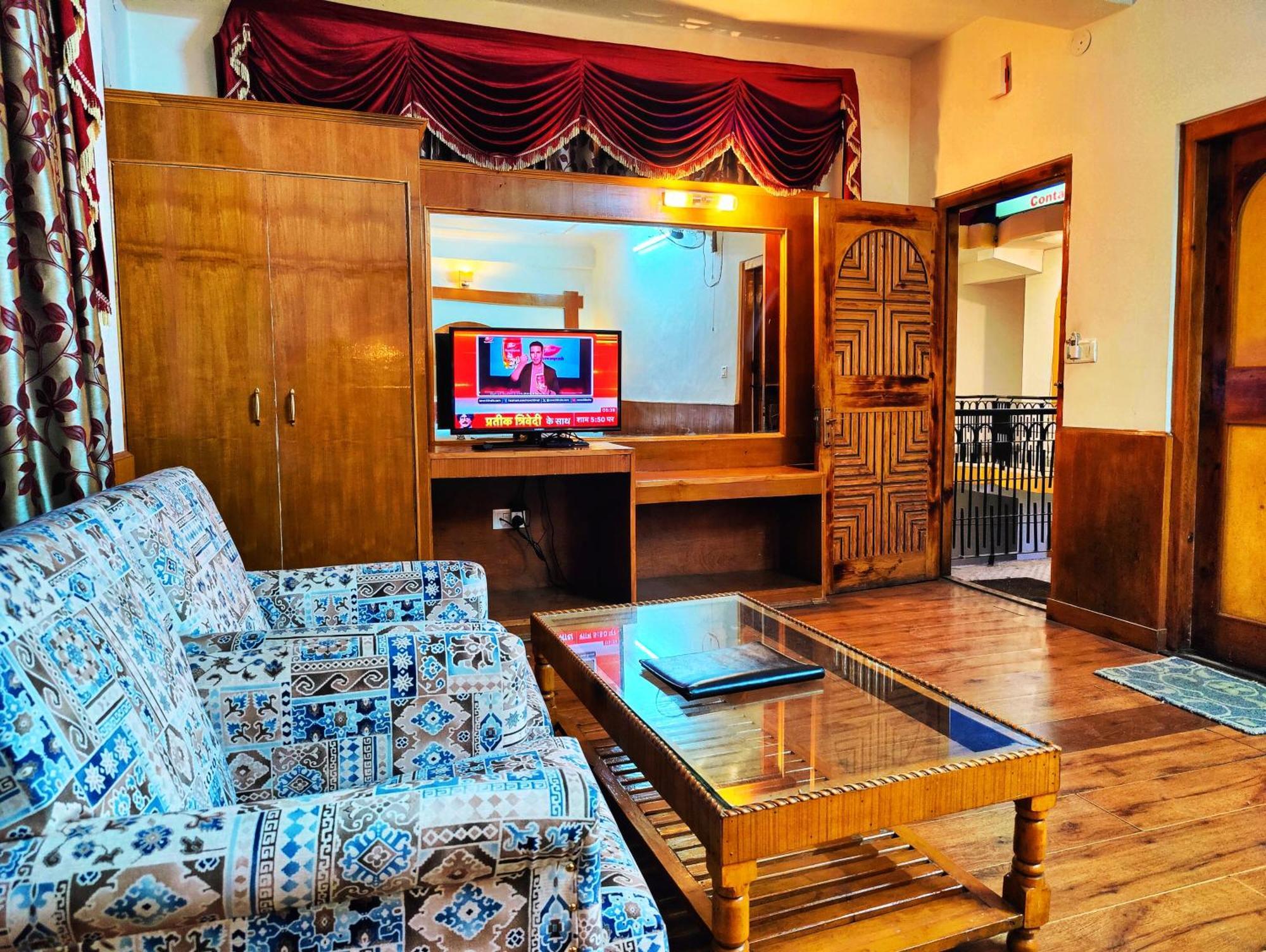 Surya International Hotel Manali Near Mall Road Exterior photo