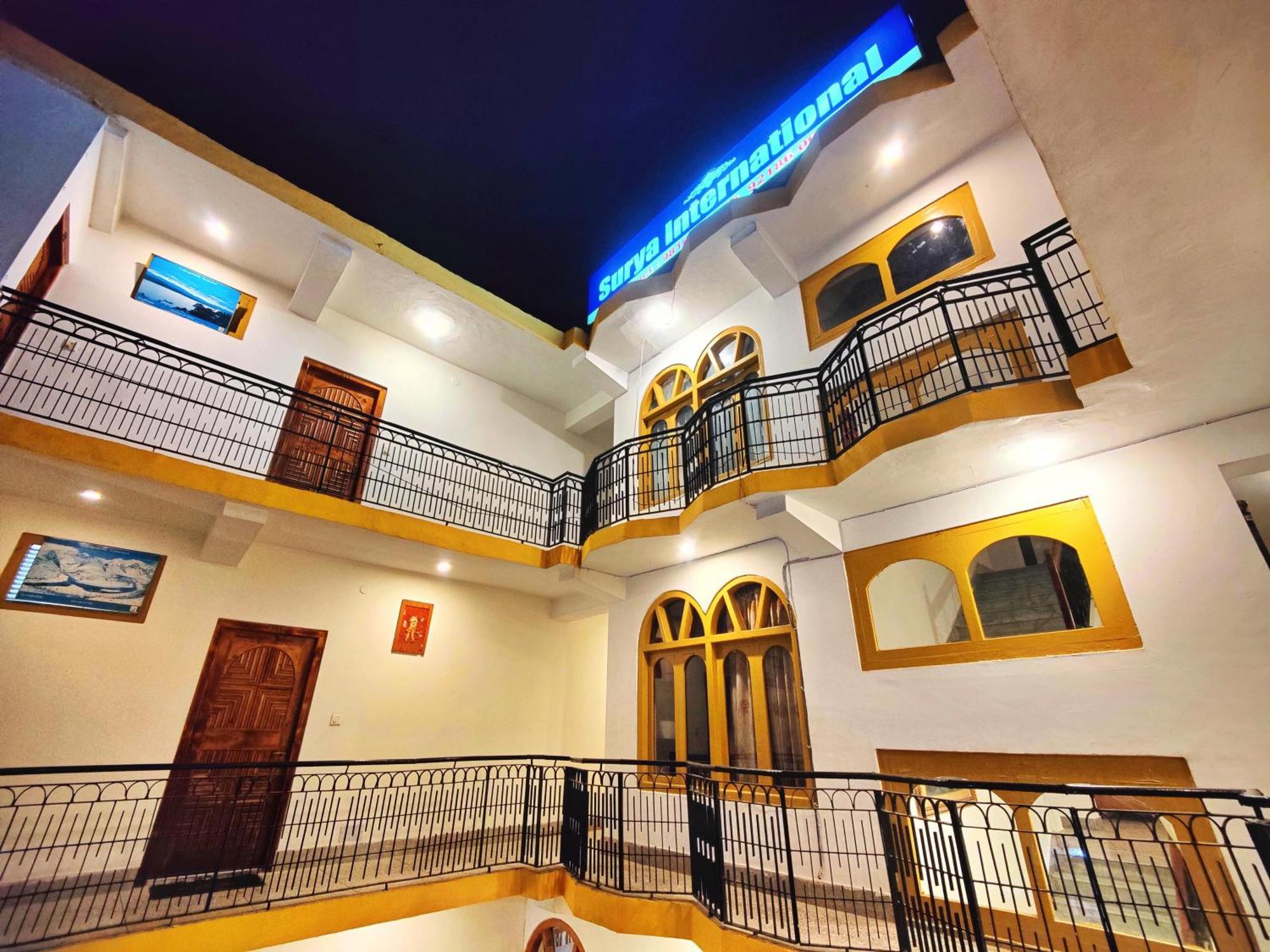 Surya International Hotel Manali Near Mall Road Exterior photo